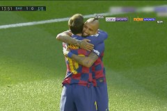 巴尔德吉转会巴塞罗那：从争议新星到球队新星的成长之路